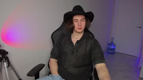 Snapshot of vincent__strong chatting on January 5, 2025, 3:13 pm Vincent Strong online show from January 5, 2025, 3:13 pm