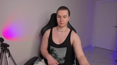 Snapshot of vincent__strong chatting on February 10, 2025, 7:47 am Vincent Strong online show from February 10, 2025, 7:47 am