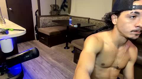 Snapshot of vinsmoke_sanji2020 chatting on December 18, 2024, 10:46 pm Sanji online show from December 18, 2024, 10:46 pm