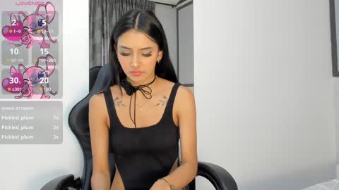 Snapshot of violet_rost chatting on January 31, 2025, 6:25 pm  Violet  online show from January 31, 2025, 6:25 pm