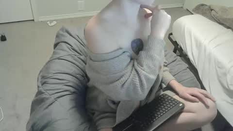 Snapshot of violet_winter97 chatting on December 18, 2024, 2:42 am violet_winter97 online show from December 18, 2024, 2:42 am