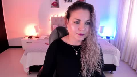 Snapshot of violeta_hotter_ chatting on October 4, 2025, 11:30 am violeta_hotter_ online show from October 4, 2025, 11:30 am