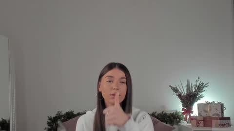violetta_finch online show from January 11, 2025, 8:11 am
