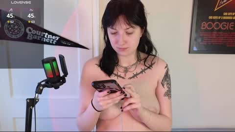 Snapshot of violetwinter666 chatting on December 4, 2024, 6:50 pm Violet Winter  indie sleaze goth girl next door online show from December 4, 2024, 6:50 pm