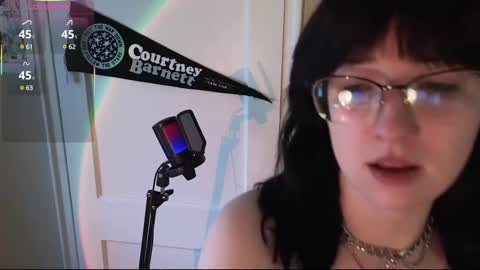 Snapshot of violetwinter666 chatting on March 1, 2025, 3:38 pm Violet Winter  indie sleaze goth girl next door online show from March 1, 2025, 3:38 pm