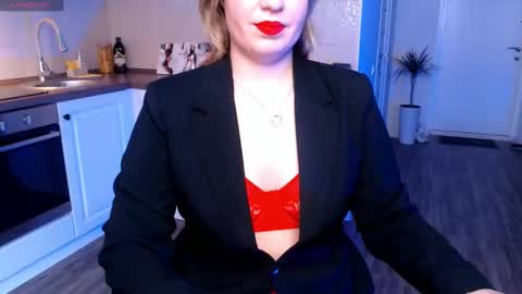 Snapshot of vip_juicy chatting on February 14, 2025, 8:52 am VelvettTime online show from February 14, 2025, 8:52 am