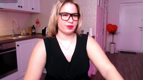 Snapshot of vip_juicy chatting on February 28, 2025, 6:32 am VelvettTime online show from February 28, 2025, 6:32 am