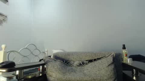 Snapshot of virgil____ chatting on February 24, 2025, 12:20 am virgil____ online show from February 24, 2025, 12:20 am