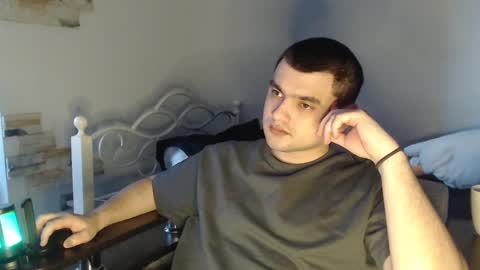 Snapshot of virgil____ chatting on February 28, 2025, 4:21 am virgil____ online show from February 28, 2025, 4:21 am