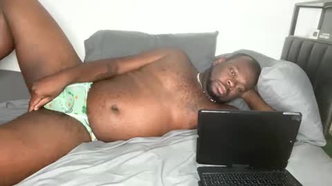 Snapshot of virgoincredible25 chatting on November 5, 2025, 1:11 pm Elle Hood online show from November 5, 2025, 1:11 pm