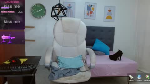 Snapshot of vittoria_lombardi07 chatting on January 21, 2025, 5:20 pm VITTORIA online show from January 21, 2025, 5:20 pm