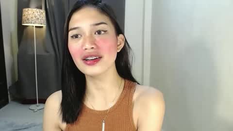 Snapshot of vivian_roberts chatting on December 18, 2024, 9:08 pm Vivian online show from December 18, 2024, 9:08 pm