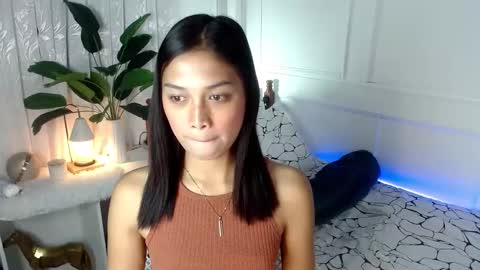 Snapshot of vivian_roberts chatting on February 5, 2025, 12:31 am Vivian online show from February 5, 2025, 12:31 am