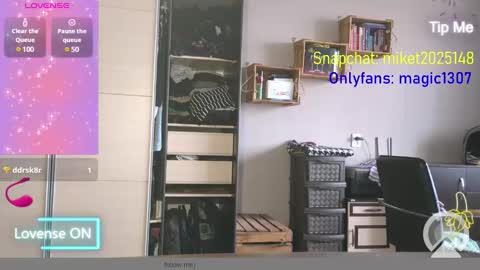 Snapshot of volshebnik_130 chatting on March 11, 2025, 12:28 pm Volshebnik1302 online show from March 11, 2025, 12:28 pm