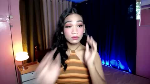 Snapshot of vvgirlxx chatting on September 21, 2025, 6:37 am Vv online show from September 21, 2025, 6:37 am