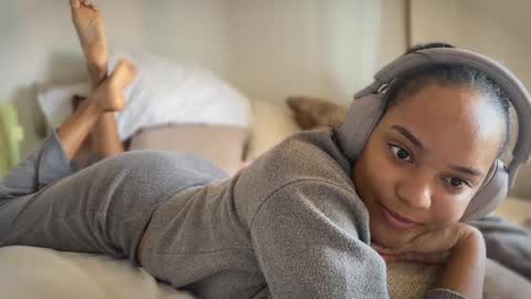 Snapshot of walkingoncloudss chatting on September 23, 2025, 4:10 pm Layla friends call me Koko online show from September 23, 2025, 4:10 pm