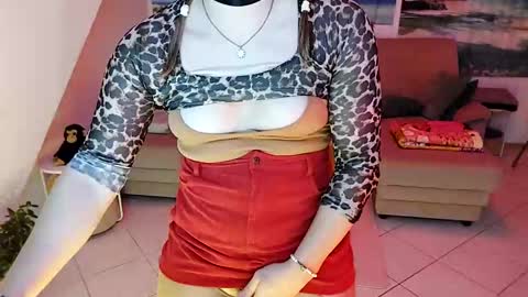 Snapshot of wannafeelitall chatting on January 6, 2025, 1:42 am Emilia inst  online show from January 6, 2025, 1:42 am