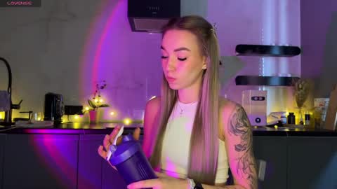 Snapshot of watergirl_ chatting on December 13, 2024, 7:47 am Im saving up for a new car help me online show from December 13, 2024, 7:47 am