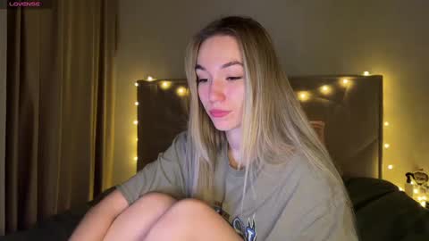 Snapshot of watergirl_ chatting on January 24, 2025, 12:09 am Im saving up for a new car help me online show from January 24, 2025, 12:09 am