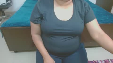 Snapshot of we_are_indian chatting on February 18, 2025, 6:15 am khushiwife kabirhubby kavyasexy gf online show from February 18, 2025, 6:15 am