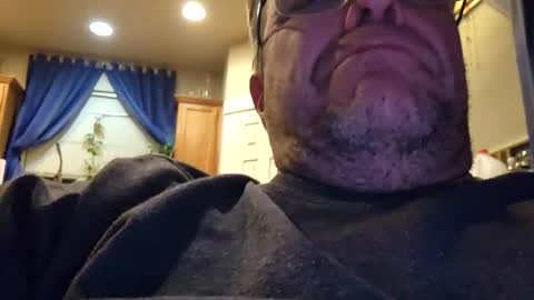 Snapshot of welderod chatting on October 19, 2025, 5:52 am welderod online show from October 19, 2025, 5:52 am