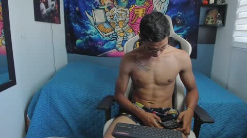 Snapshot of wexx_ chatting on January 22, 2025, 9:54 pm wex online show from January 22, 2025, 9:54 pm