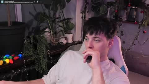 Snapshot of whiteegrimm chatting on December 25, 2024, 8:07 pm Gus online show from December 25, 2024, 8:07 pm