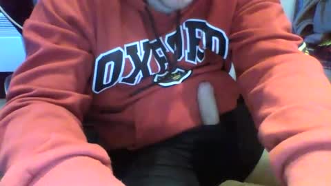 whitesyrup600 online show from March 4, 2025, 1:49 pm