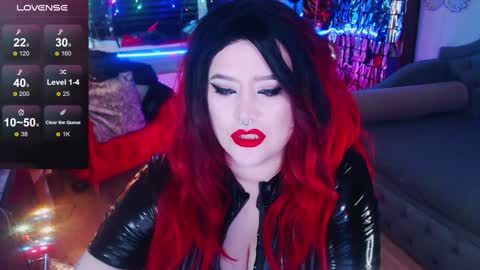 Snapshot of wickedxqueen chatting on January 17, 2025, 5:21 am Laura  online show from January 17, 2025, 5:21 am