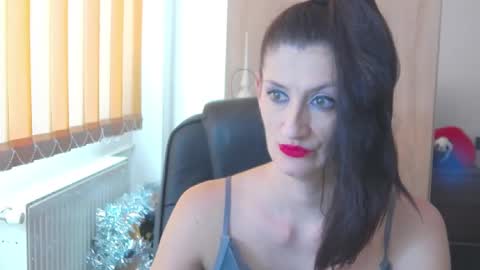 Snapshot of wildbea23 chatting on January 8, 2025, 11:21 am Bea online show from January 8, 2025, 11:21 am