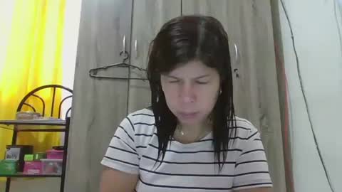 Snapshot of wildbrownchick69 chatting on February 27, 2025, 7:12 am WildChick online show from February 27, 2025, 7:12 am