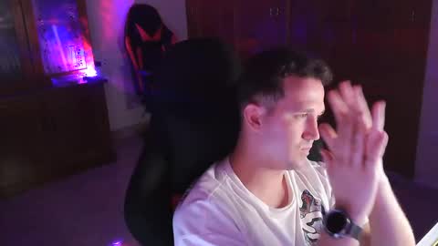 Carlos online show from October 14, 2025, 11:05 pm