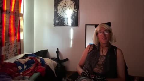 Snapshot of willlohne5 chatting on October 19, 2025, 10:10 pm Ville Lohner online show from October 19, 2025, 10:10 pm