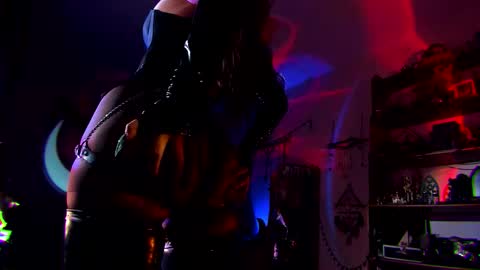 Snapshot of witch_fiona chatting on September 18, 2025, 8:22 pm Goddess of two strapons  - Mr. long Don Mr. Pinky online show from September 18, 2025, 8:22 pm