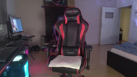 Snapshot of wizzman2442 chatting on February 25, 2025, 5:41 am wizzman2442 online show from February 25, 2025, 5:41 am