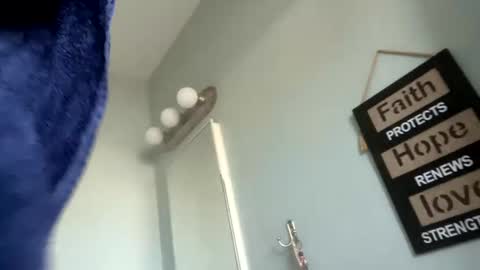 Snapshot of wolfgamer44 chatting on January 22, 2025, 6:20 pm wolfgamer44 online show from January 22, 2025, 6:20 pm