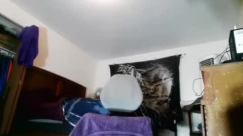 Snapshot of wolfman79 chatting on October 27, 2025, 11:03 am wolfman79 online show from October 27, 2025, 11:03 am