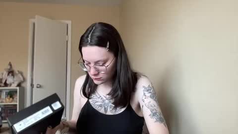 Snapshot of worship_lucina chatting on December 16, 2024, 3:11 pm Lucina online show from December 16, 2024, 3:11 pm