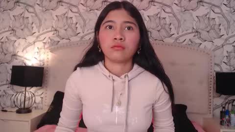 Snapshot of xaander_ chatting on November 3, 2025, 3:30 am aurora  online show from November 3, 2025, 3:30 am