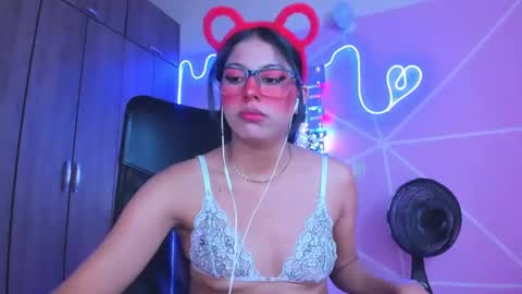 XALLYSONX online show from February 1, 2025, 2:24 pm
