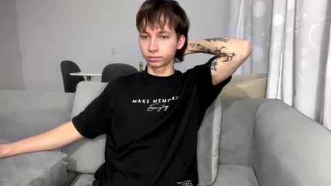 Xam online show from February 25, 2025, 5:19 am