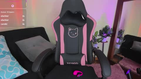 Snapshot of xemily_hardy chatting on November 2, 2025, 11:29 pm Kanae. online show from November 2, 2025, 11:29 pm