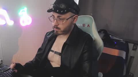 Snapshot of xfabian_love chatting on October 16, 2025, 11:33 am F A B I A N online show from October 16, 2025, 11:33 am