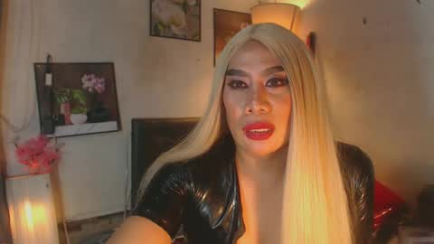 Snapshot of xhardcock2playx chatting on December 5, 2024, 12:11 pm GODDESS KRISTEL online show from December 5, 2024, 12:11 pm