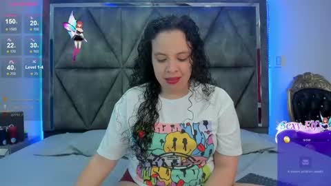 Snapshot of ximenarusso chatting on February 7, 2025, 2:50 am online show from February 7, 2025, 2:50 am