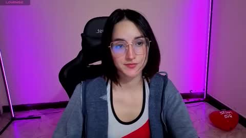 MiaLozano online show from September 30, 2025, 8:19 am