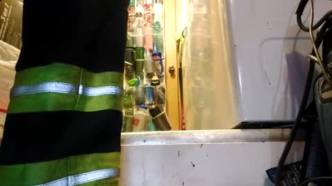 Snapshot of xploringus1 chatting on November 1, 2025, 5:48 pm Xploringus online show from November 1, 2025, 5:48 pm