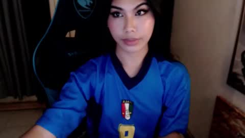 Snapshot of xseductive_airax chatting on January 21, 2025, 2:37 pm aira online show from January 21, 2025, 2:37 pm