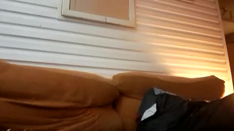 xtu9o online show from November 18, 2025, 2:39 am