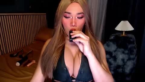 Snapshot of xxcinddyxx chatting on October 7, 2025, 10:56 am cinddy online show from October 7, 2025, 10:56 am